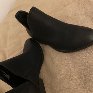 Universal Thread Booties